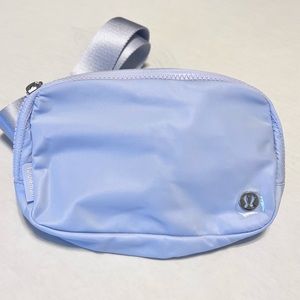 Lululemon Everywhere Belt Bag, pastel blue, 1L